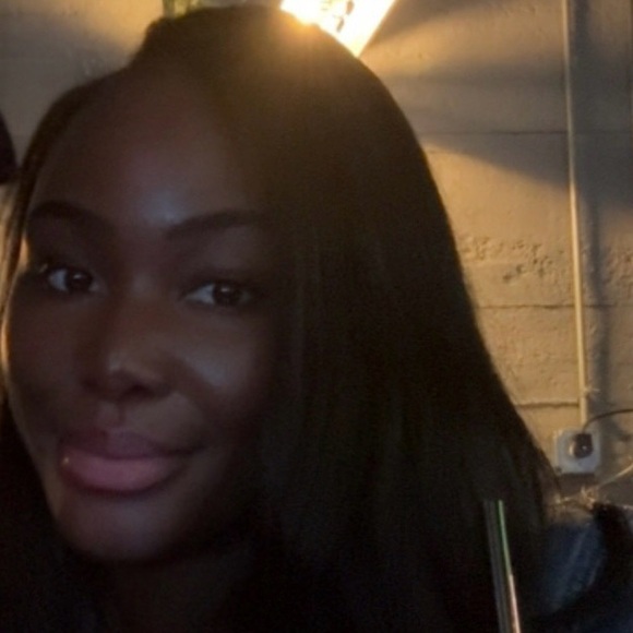 Meet your Posher, Brianna - Picture 1 of 1